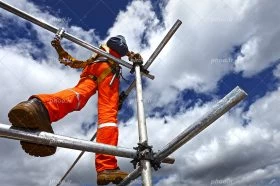 چگونه ایمنی در صنایع فلزی تضمین می‌شود؟